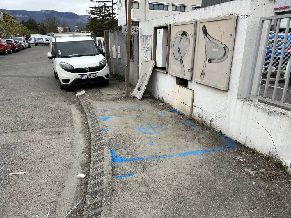Fuite trés importante au moins 10m3h
